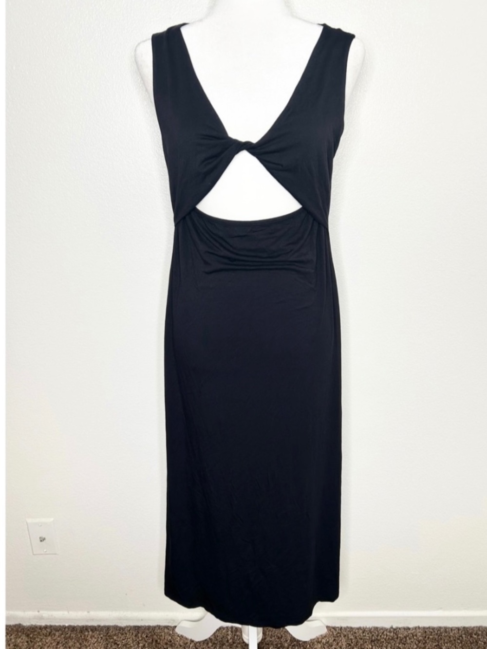 VOLCOM Womens Black Sleeveless V-Neck Midi Dress Front Cut Out Size L EUC